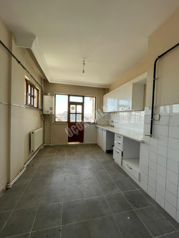 AFYON ÜÇOK EMLAKTAN HARBİŞ  KOCATEPE MAH KİRALIK 2+1 DAİRE 