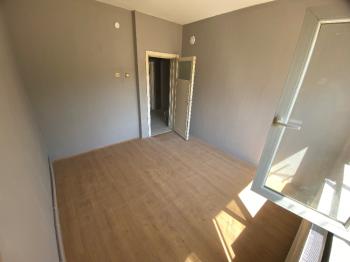 GÜVENAY - ÇORUM KALE MAH.AŞIKLAR TEPESİ CİVARI SATILIK 2+1 DAİRE