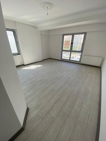 GÜVENAY - ÇORUM BAHÇELİEVLER MAH. YUNUS EMRE OKULU CİVARI SATILIK DAİRE 