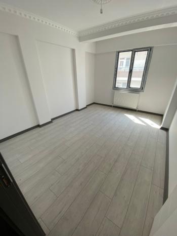 GÜVENAY - ÇORUM BAHÇELİEVLER MAH. YUNUS EMRE OKULU CİVARI SATILIK DAİRE 