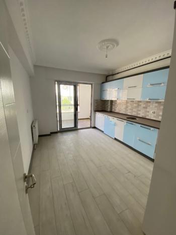 GÜVENAY - ÇORUM BAHÇELİEVLER MAH. YUNUS EMRE OKULU CİVARI SATILIK DAİRE 