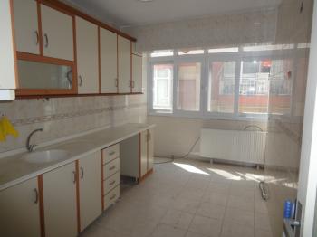 Antre Emlak'tan Satılık Bahçelievler'de 370 Sokakta  3+1 Doğalgazlı Bakımlı Daire