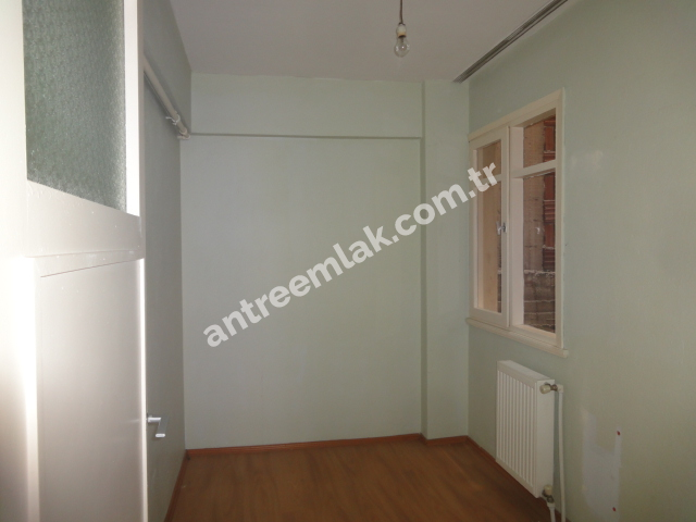 Antre Emlak'tan Satılık Bahçelievler'de 370 Sokakta  3+1 Doğalgazlı Bakımlı Daire