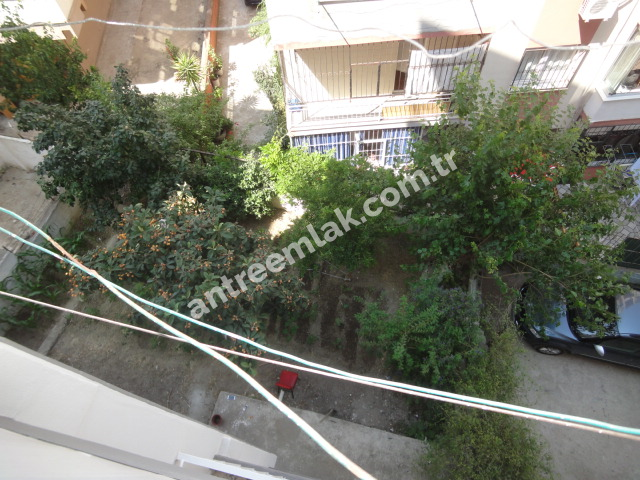 Antre Emlak'tan Satılık Bahçelievler'de 370 Sokakta  3+1 Doğalgazlı Bakımlı Daire