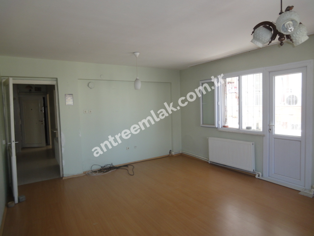 Antre Emlak'tan Satılık Bahçelievler'de 370 Sokakta  3+1 Doğalgazlı Bakımlı Daire