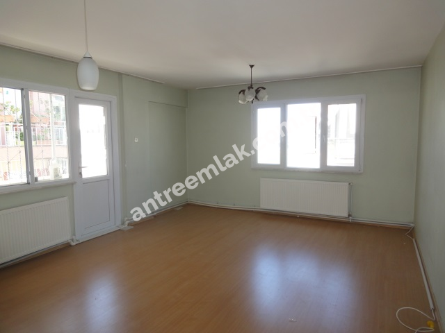 Antre Emlak'tan Satılık Bahçelievler'de 370 Sokakta  3+1 Doğalgazlı Bakımlı Daire