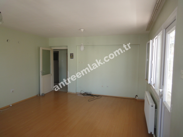 Antre Emlak'tan Satılık Bahçelievler'de 370 Sokakta  3+1 Doğalgazlı Bakımlı Daire