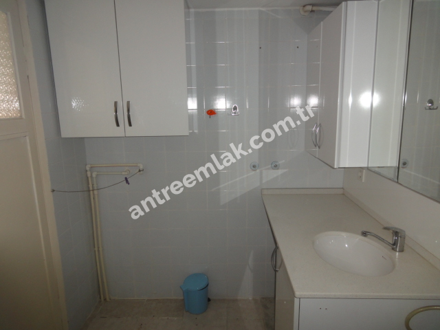 Antre Emlak'tan Satılık Bahçelievler'de 370 Sokakta  3+1 Doğalgazlı Bakımlı Daire