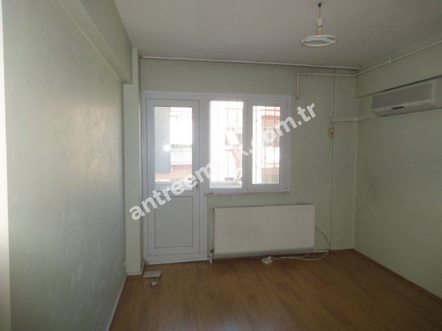 Antre Emlak'tan Satılık Bahçelievler'de 370 Sokakta  3+1 Doğalgazlı Bakımlı Daire