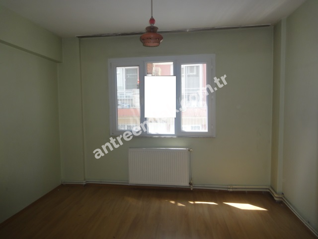 Antre Emlak'tan Satılık Bahçelievler'de 370 Sokakta  3+1 Doğalgazlı Bakımlı Daire