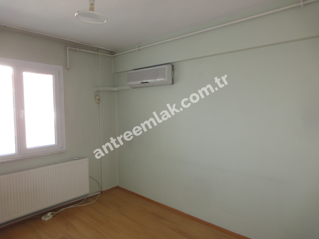 Antre Emlak'tan Satılık Bahçelievler'de 370 Sokakta  3+1 Doğalgazlı Bakımlı Daire