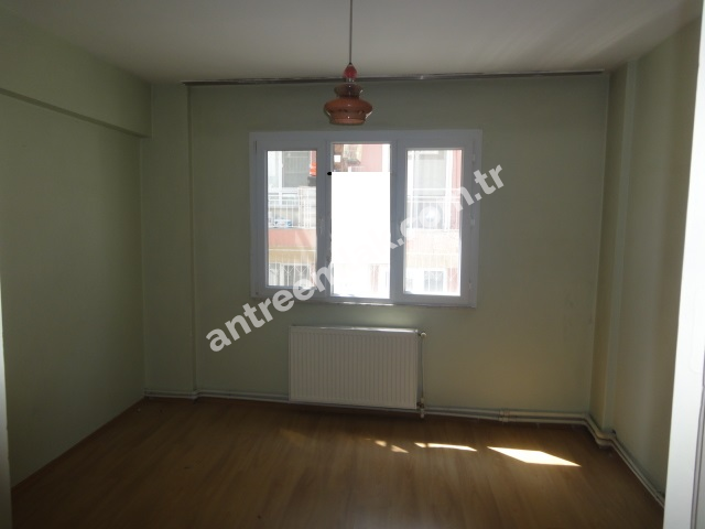 Antre Emlak'tan Satılık Bahçelievler'de 370 Sokakta  3+1 Doğalgazlı Bakımlı Daire