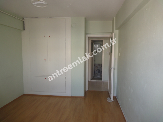 Antre Emlak'tan Satılık Bahçelievler'de 370 Sokakta  3+1 Doğalgazlı Bakımlı Daire