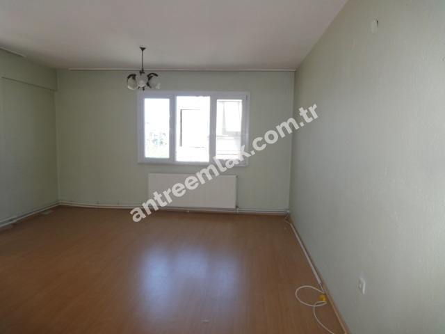 Antre Emlak'tan Satılık Bahçelievler'de 370 Sokakta  3+1 Doğalgazlı Bakımlı Daire