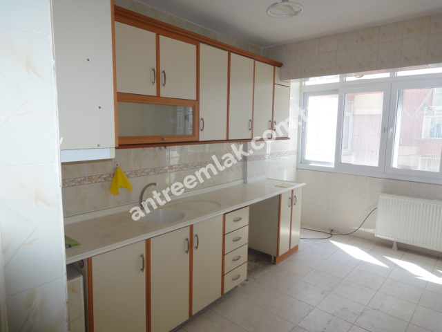 Antre Emlak'tan Satılık Bahçelievler'de 370 Sokakta  3+1 Doğalgazlı Bakımlı Daire