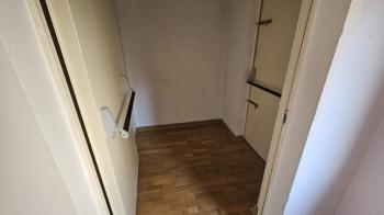 Kozyatağı Oral Sokak'ta Metro ve Minibüs Caddesine Yürüme Mesafesinde 3+1 Daire