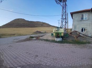 GÜVENAY - ÇORUM MERKEZ  SARMAŞA KÖYÜ MEVKİ TEK TAPU KÖŞE BAŞI SATILIK ARSA