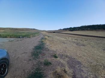 GÜVENAY - ÇORUM MERKEZ  SARMAŞA KÖYÜ MEVKİ TEK TAPU KÖŞE BAŞI SATILIK ARSA