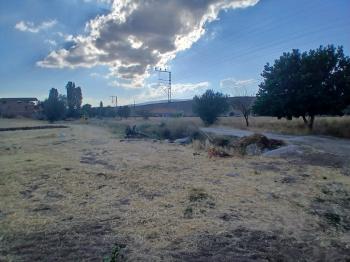 GÜVENAY - ÇORUM MERKEZ  SARMAŞA KÖYÜ MEVKİ TEK TAPU KÖŞE BAŞI SATILIK ARSA