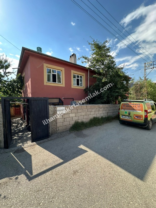 SÜPHAN MAHALLESİNDE SATILIK 2 ADET 2 KATLI MÜSTAKİL EV