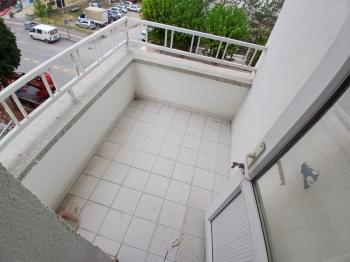 GÜVENAY - ÇORUM BAHÇELİEVLER MAH. MELİK GAZİ CAMİİ KARŞISI 3+1 BAKIMLI SATILIK DAİRE 