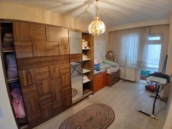 GÜVENAY - ÇORUM BAHÇELİEVLER MAH. MELİK GAZİ CAMİİ KARŞISI 3+1 BAKIMLI SATILIK DAİRE 