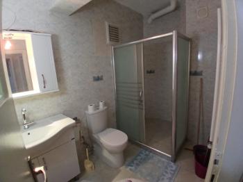 GÜVENAY - ÇORUM BAHÇELİEVLER MAH. MELİK GAZİ CAMİİ KARŞISI 3+1 BAKIMLI SATILIK DAİRE 