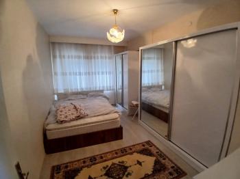 GÜVENAY - ÇORUM BAHÇELİEVLER MAH. MELİK GAZİ CAMİİ KARŞISI 3+1 BAKIMLI SATILIK DAİRE 