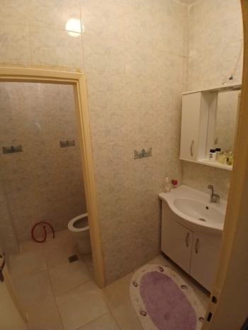 GÜVENAY - ÇORUM BAHÇELİEVLER MAH. MELİK GAZİ CAMİİ KARŞISI 3+1 BAKIMLI SATILIK DAİRE 