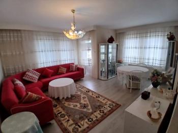 GÜVENAY - ÇORUM BAHÇELİEVLER MAH. MELİK GAZİ CAMİİ KARŞISI 3+1 BAKIMLI SATILIK DAİRE 