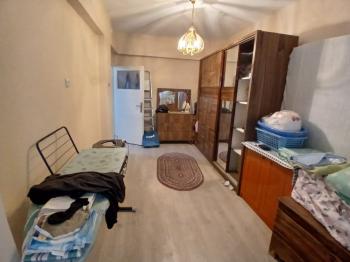 GÜVENAY - ÇORUM BAHÇELİEVLER MAH. MELİK GAZİ CAMİİ KARŞISI 3+1 BAKIMLI SATILIK DAİRE 