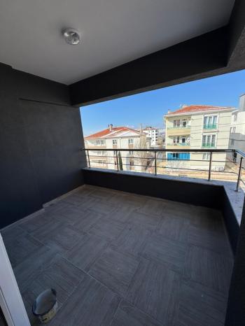 GÜVENAY - ÇORUM BAHÇELİEVLER MAH.YAVRUTURNA OKULU  CİVARI 3+1 SATILIK DAİRE