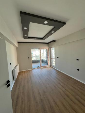 GÜVENAY - ÇORUM BAHÇELİEVLER MAH.YAVRUTURNA OKULU  CİVARI 3+1 SATILIK DAİRE