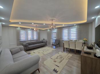 GÜVENAY - ÇORUM BAHABEY CADDESİNDE SATILIK 3+1LÜKS DAİRE