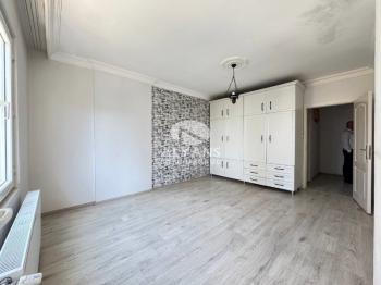 ALYANS'TAN MERKEZİ KONUMDA GMK'YA YAKIN MASRAFSIZ SİTE İÇİ 2+1