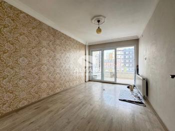 ALYANS'TAN MERKEZİ KONUMDA GMK'YA YAKIN MASRAFSIZ SİTE İÇİ 2+1