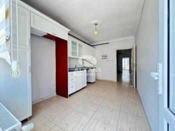 ALYANS'TAN MERKEZİ KONUMDA GMK'YA YAKIN MASRAFSIZ SİTE İÇİ 2+1