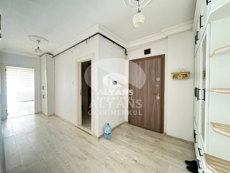 ALYANS'TAN MERKEZİ KONUMDA GMK'YA YAKIN MASRAFSIZ SİTE İÇİ 2+1