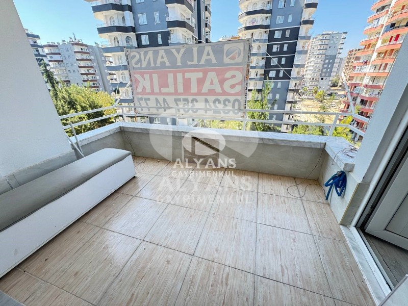 ALYANS'TAN MERKEZİ KONUMDA GMK'YA YAKIN MASRAFSIZ SİTE İÇİ 2+1