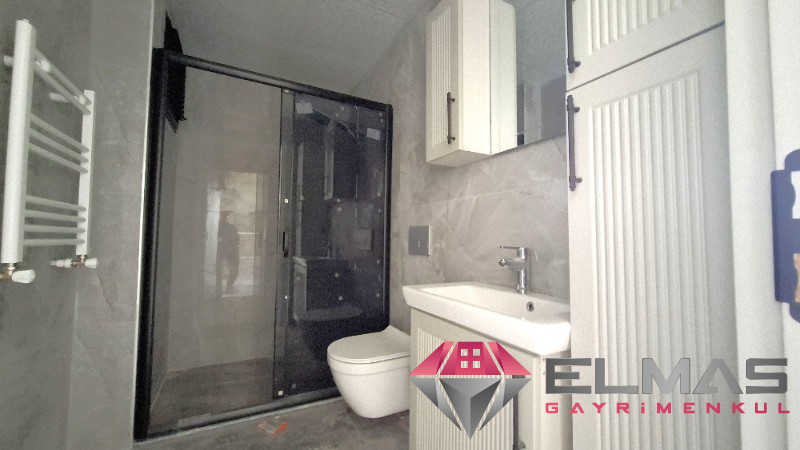 Elmas’tan Akdeniz Mah. Tek Blok Havuzlu Ara Kat 1+1