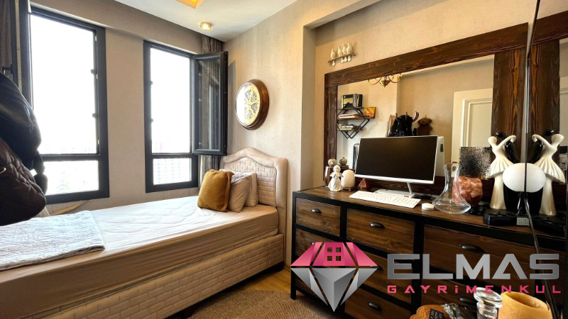 Elmas’tan Akdeniz Mah. Cepheleri Açık Havuzlu  2+1