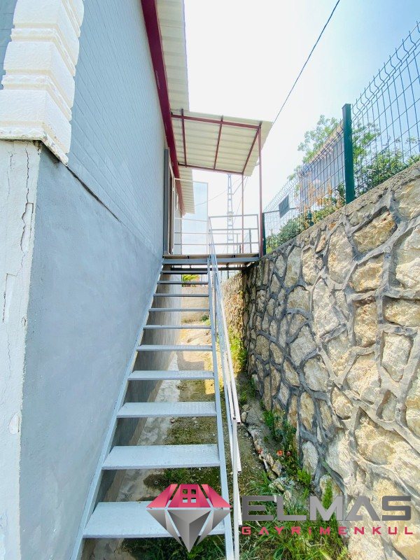 Elmas’tan Kerimler’de 473m2 Arsa İçerisinde 2 Katlı Müstakil