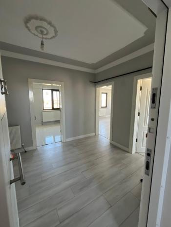 AFYON ÜÇOK EMLAKTAN KARŞIYAKA MAH KİRALIK 3+1 SIFIR AYARINDA LÜX DAİRE