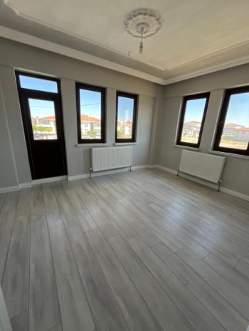 AFYON ÜÇOK EMLAKTAN KARŞIYAKA MAH KİRALIK 3+1 SIFIR AYARINDA LÜX DAİRE