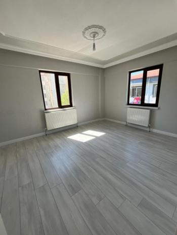 AFYON ÜÇOK EMLAKTAN KARŞIYAKA MAH KİRALIK 3+1 SIFIR AYARINDA LÜX DAİRE