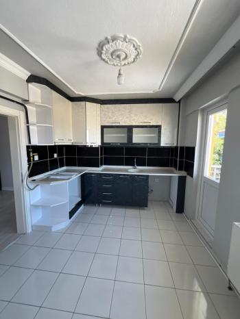 AFYON ÜÇOK EMLAKTAN KARŞIYAKA MAH KİRALIK 3+1 SIFIR AYARINDA LÜX DAİRE