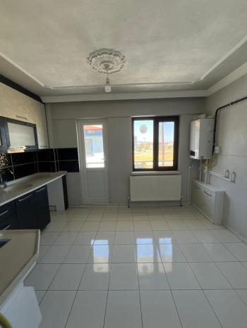 AFYON ÜÇOK EMLAKTAN KARŞIYAKA MAH KİRALIK 3+1 SIFIR AYARINDA LÜX DAİRE