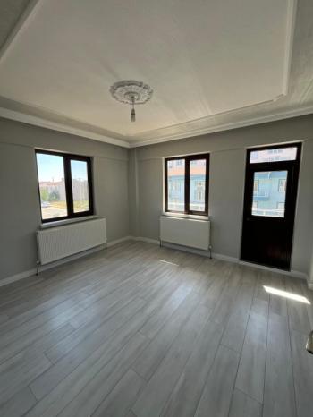 AFYON ÜÇOK EMLAKTAN KARŞIYAKA MAH KİRALIK 3+1 SIFIR AYARINDA LÜX DAİRE