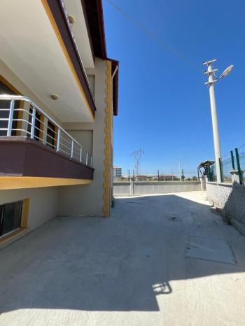 AFYON ÜÇOK EMLAKTAN KARŞIYAKA MAH KİRALIK 3+1 SIFIR AYARINDA LÜX DAİRE