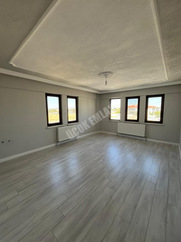 AFYON ÜÇOK EMLAKTAN KARŞIYAKA MAH KİRALIK 3+1 SIFIR AYARINDA LÜX DAİRE